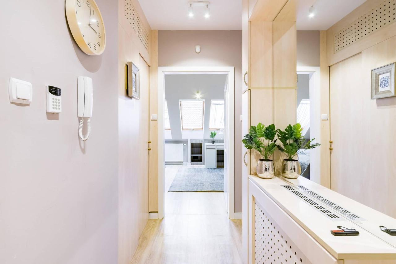 Sunny And Central Penthouse With Private Garage Budapest Eksteriør bilde