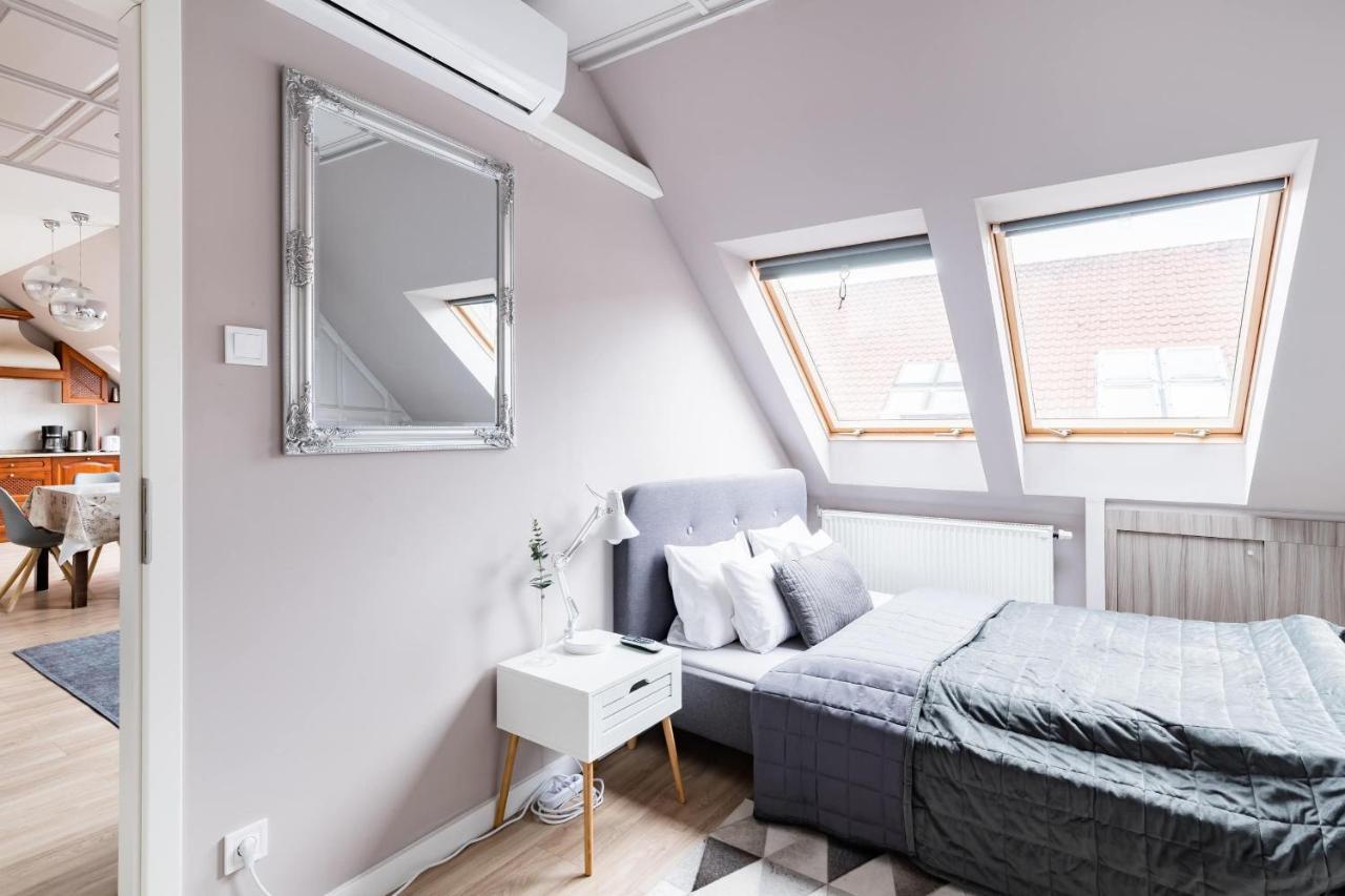 Sunny And Central Penthouse With Private Garage Budapest Eksteriør bilde