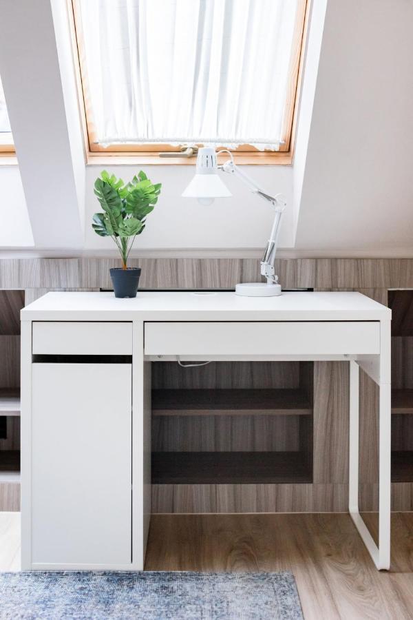 Sunny And Central Penthouse With Private Garage Budapest Eksteriør bilde