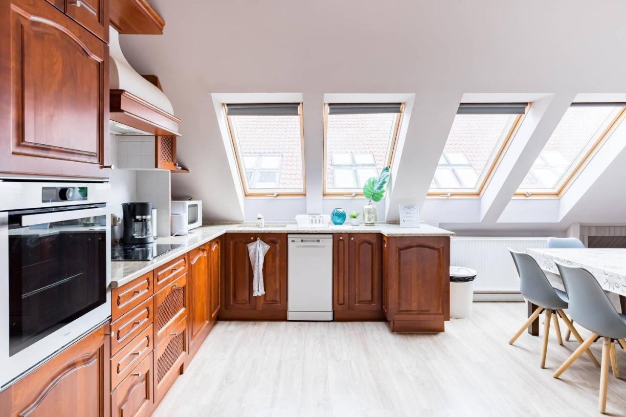Sunny And Central Penthouse With Private Garage Budapest Eksteriør bilde