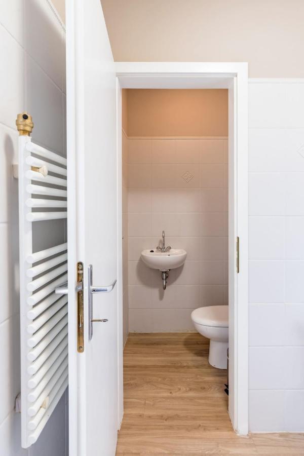 Sunny And Central Penthouse With Private Garage Budapest Eksteriør bilde