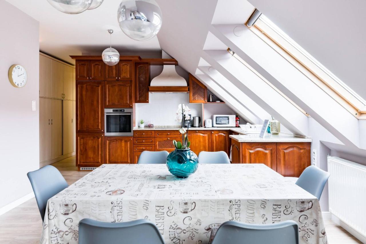 Sunny And Central Penthouse With Private Garage Budapest Eksteriør bilde